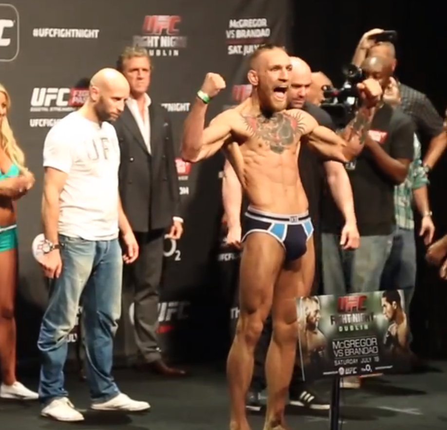 How much bigger is McGregor than Mendez? 